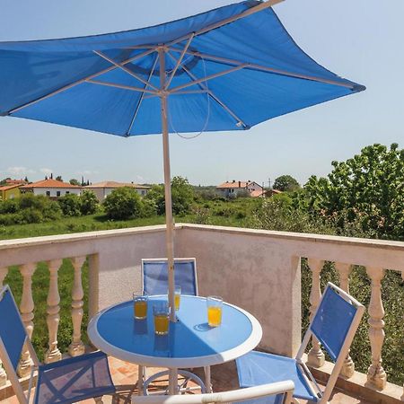 Nice Apartment In Kastel With Kitchen Zewnętrze zdjęcie