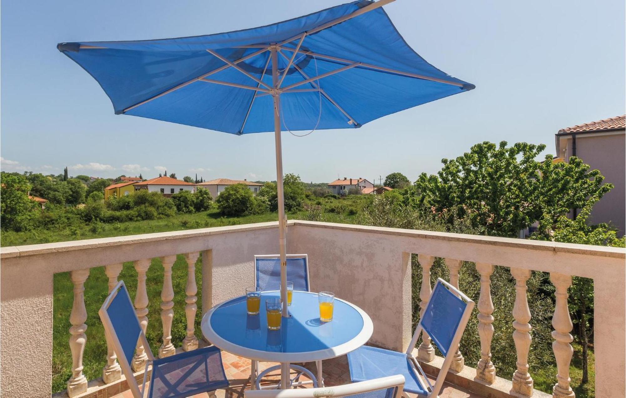 Nice Apartment In Kastel With Kitchen Zewnętrze zdjęcie